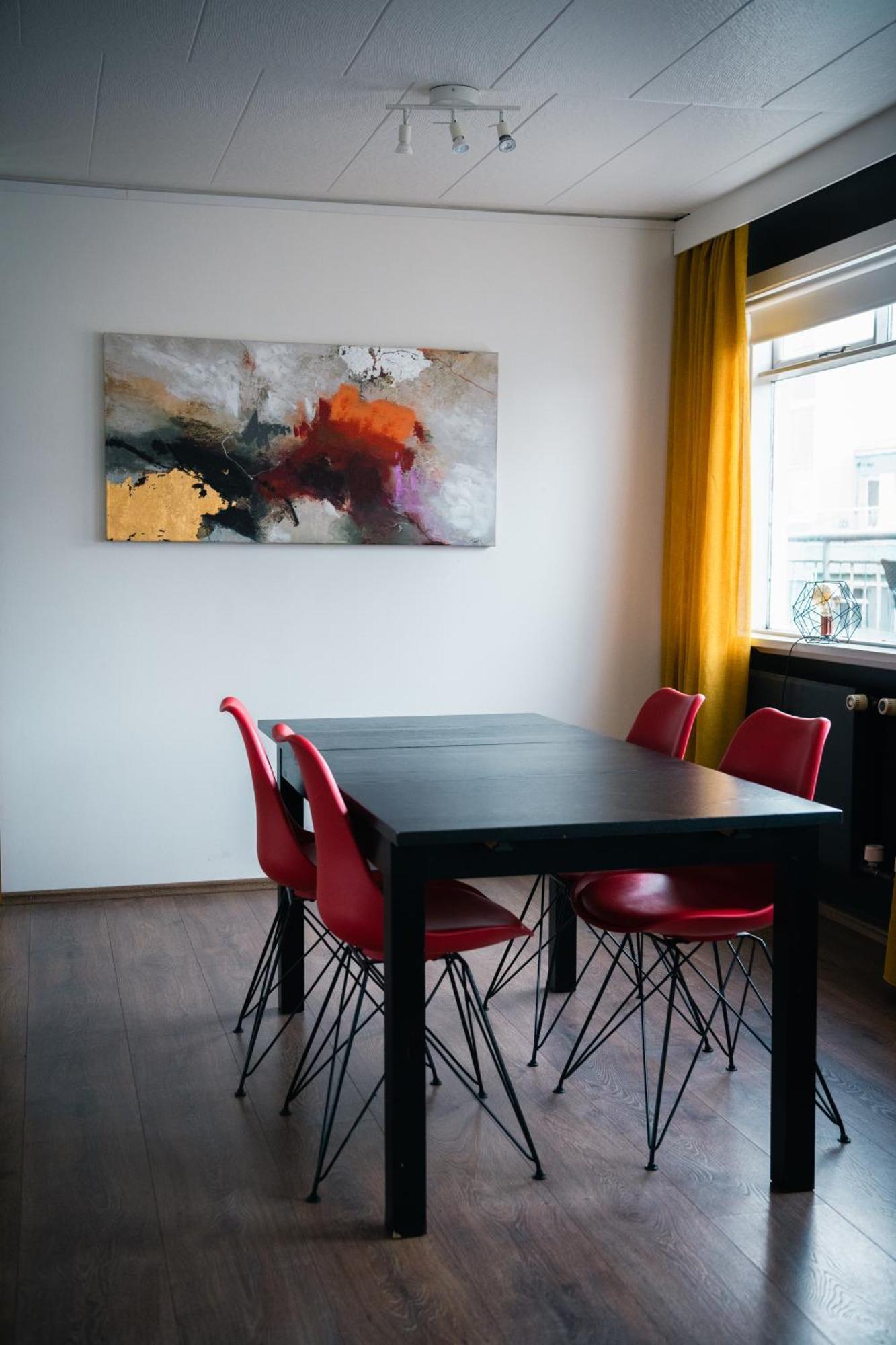 Apotek Guesthouse Акурейри Экстерьер фото