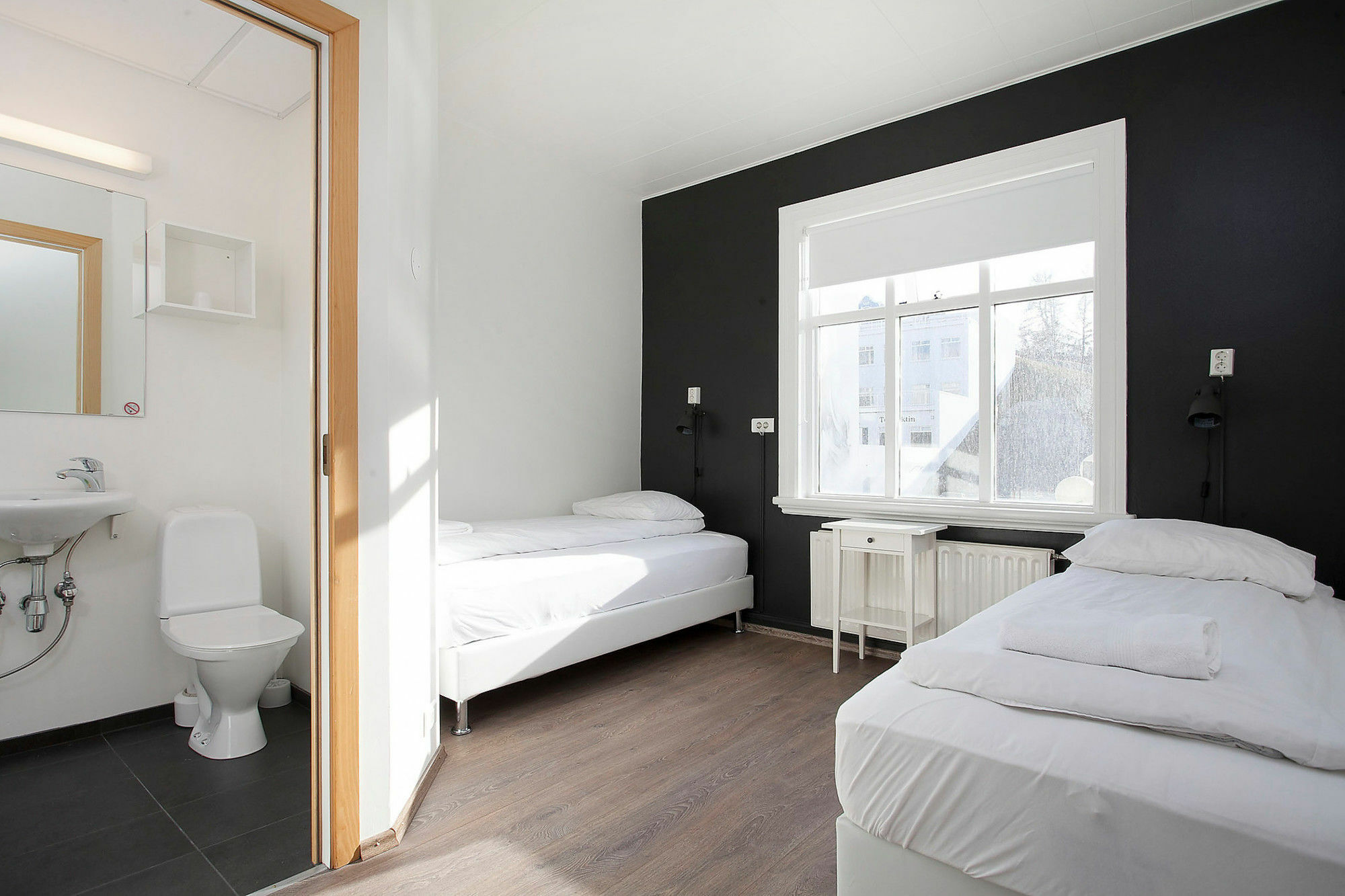 Apotek Guesthouse Акурейри Экстерьер фото