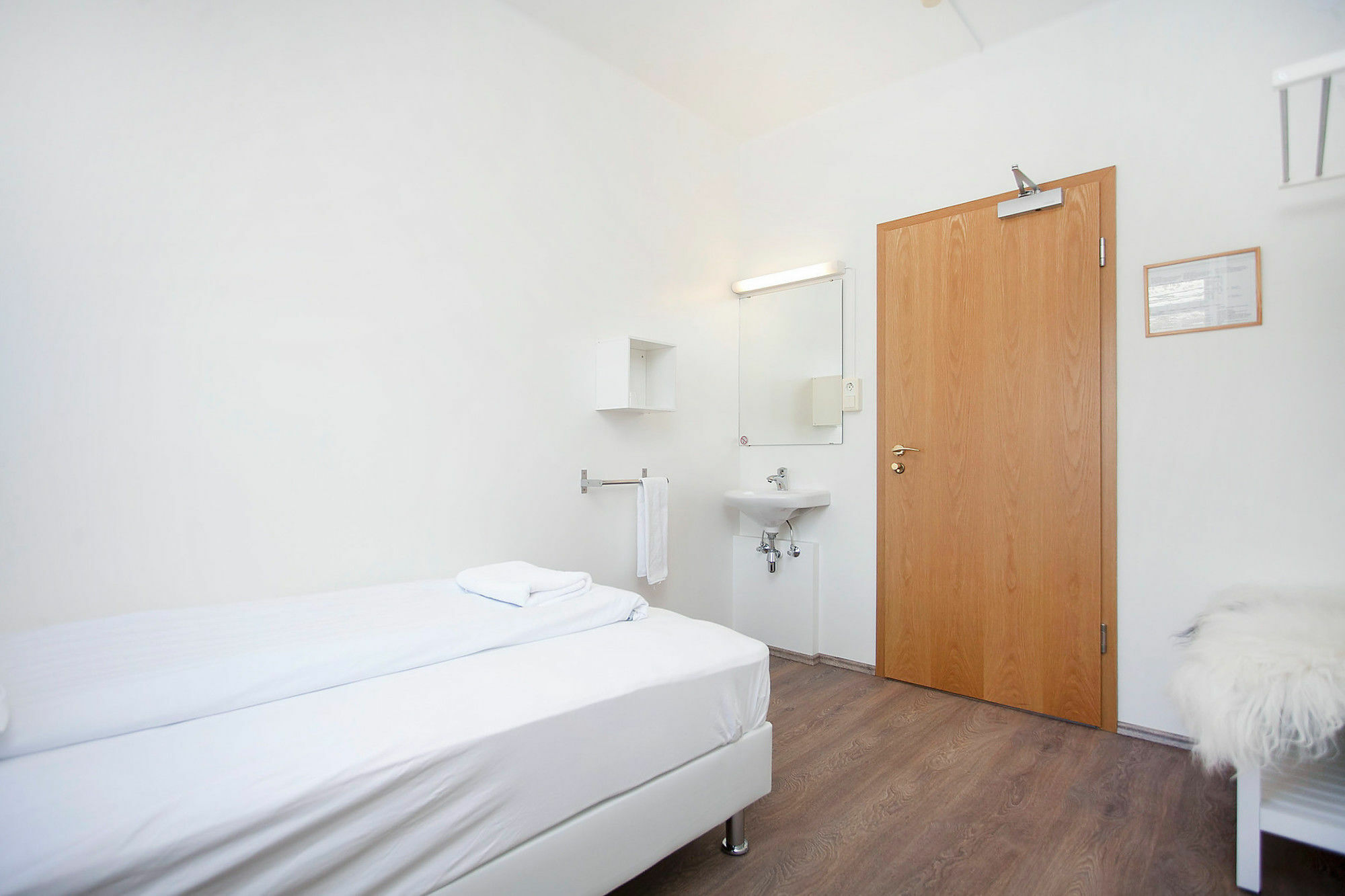 Apotek Guesthouse Акурейри Экстерьер фото