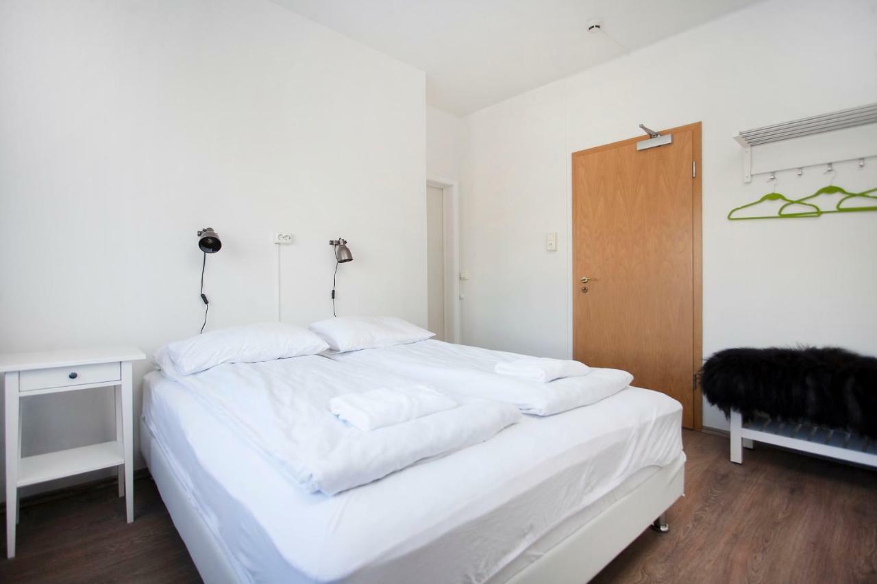 Apotek Guesthouse Акурейри Экстерьер фото