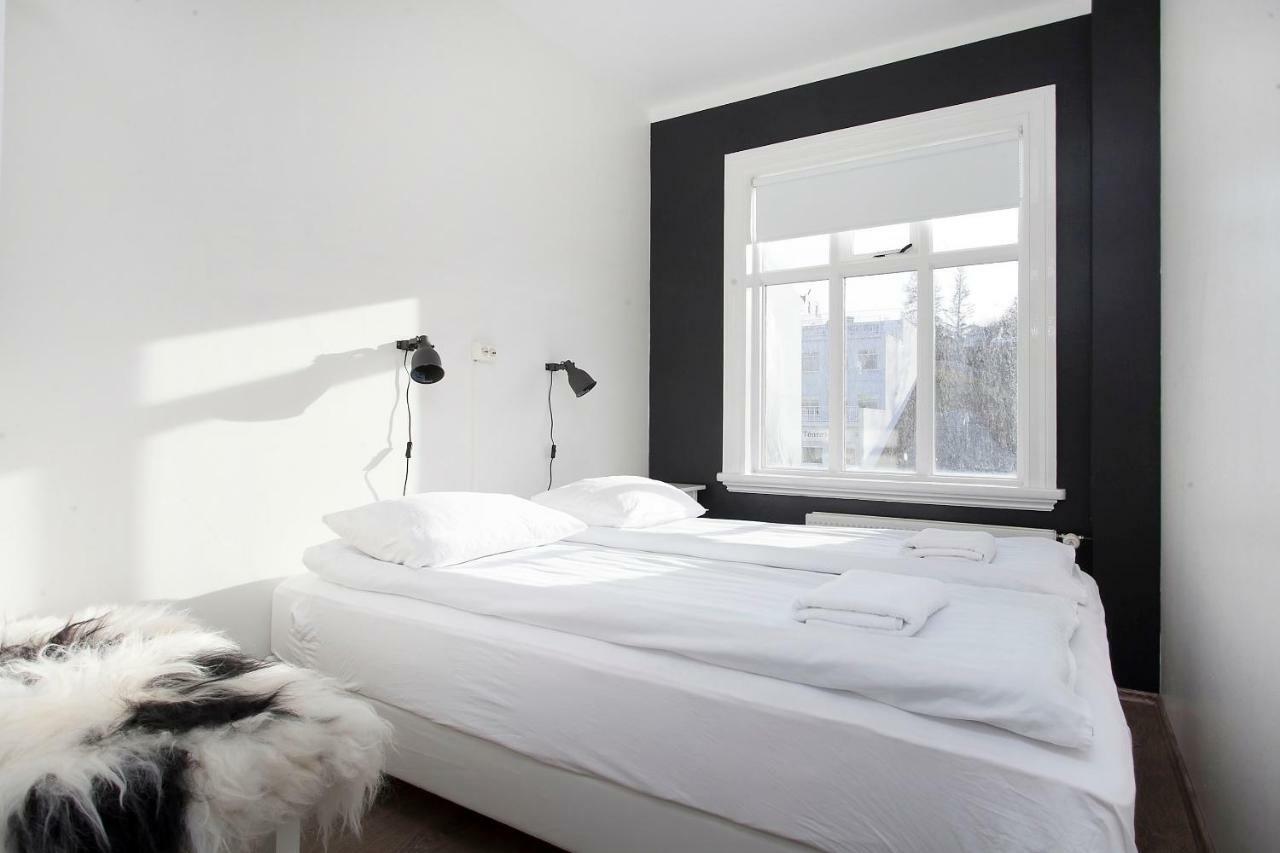 Apotek Guesthouse Акурейри Экстерьер фото