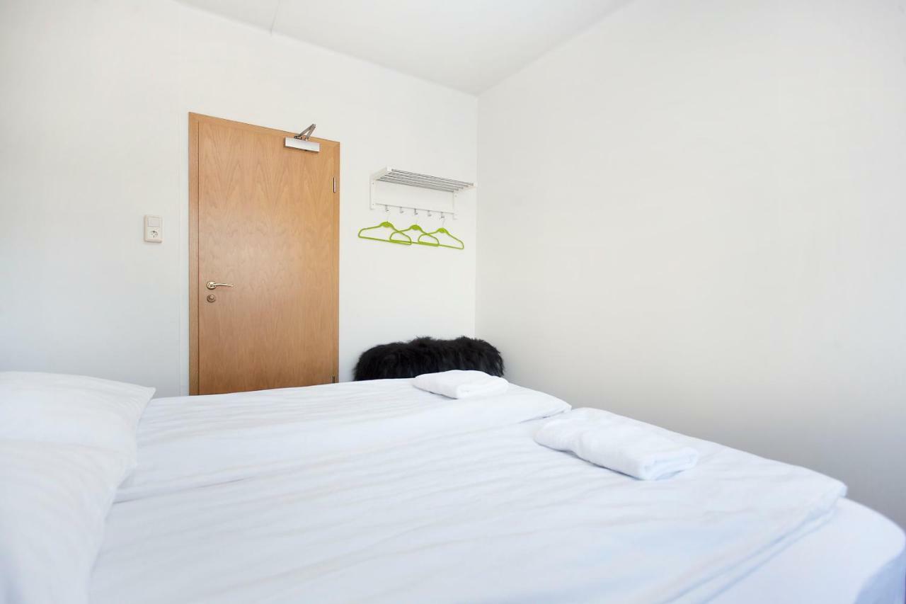 Apotek Guesthouse Акурейри Экстерьер фото